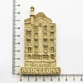 Casa Batlló Barcelona souvenir magnet in beige resin, measuring 8.5 cm high - Vintage Batllo House