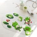 Ovale transparente Badematte mit grünen Frosch- und roten Fisch-Motiven für Kinder - Froschkönig
