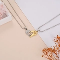 Pärchen-Halsketten aus Titanstahl mit Herz-Puzzle, I Love You-Gravur und glänzenden Strasssteinen - Gold und Silber Herz Paar