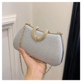Borsa a scatola argento glitterata con fibbia a ferro di cavallo in strass e catena - Argento