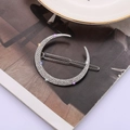 Fermaglio per capelli a luna argentata con strass bianchi su una rivista - Stile Luna Singolo / Argento