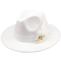 Witte wollen fedora hoed met elegant lint, witte veren en een parel broche - Veer Parel Bloem Stijl (Wit)