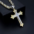 Dettaglio della catena bizantina bicolore e pendente a croce dorata con accento diamante - Set di collane / Oro e Argento