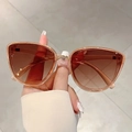 Occhiali da sole retro cat-eye da donna con lenti sfumate marroni e montatura dorata - Montatura Rosa Trasparente Lenti Marrone Sfumato