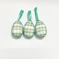 Tre uova di Pasqua decorative in tessuto a quadri verde e giallo con nastri da appendere - Verde a Quadretti (Confezione da 3)