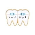Épingle émaillée dents de dessin animé avec appareil dentaire et finition dorée - Style de Dents de Dessin Animé Avec Appareil (QHXZ3037)