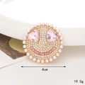 Fonkelende smile face broche met roze kristallen harten en witte parels, 4cm grootte item - Kristallen Smiley Gezicht / Goud