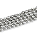 Makroaufnahme von silbergrauen Geoden-Achatperlen mit unregelmäßiger Textur für Schmuck - 8*12mm/19 Stück / Plattiertes Weiß K