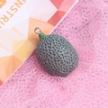 Pendentif melon réaliste en résine avec peau verte texturée et boucle métallique en haut - avec Crochet / Melon Hami