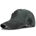 Détail de la casquette vintage en coton lavé vert avec feuille d'érable et badge - Réglable / Vert Foncé & Gris