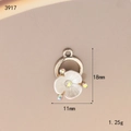 Macro shot of 18mm flower pendant with white petals, rhinestones and size dimensions - Ring Hanging White Flower (3917)