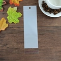 Dettaglio di un lungo sacchetto trasparente autosigillante con sigillo rosso e foro per appendere - Sacchetto A-B-C-D-E-F - Bianco 3 Strati