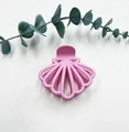 Eleganter hohler Haarklammer in Muschelform in Zartrosa für Damenfrisuren geeignet - Rosa