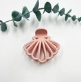 Eleganter rosa hohl gefächerte Haarklammer in Muschelform für Damenfrisuren - Cremeorange