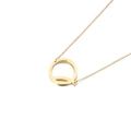 Collier en acier inoxydable doré avec pendentif rond évidé et lettre Q majuscule - Style Lettre Q (KN88064-K)