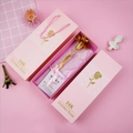 24K Goldfolie Rose in einer Premium-Rosa-Geschenkbox mit romantischer Dekoration - Rosa Box + Goldene Nelke + Handtasche
