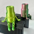 Figuras articuladas impresas en 3D verde y rosa con acabado de seda PLA brillante - Dado de 10mm Sentado / Verde Amarillo