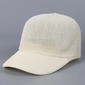 Dettaglio del cappellino da baseball in maglia panna con trama a rete e visiera curva - M (56-58cm) / Bianco Crema