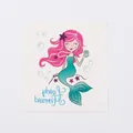 Autocollant de tatouage temporaire sirène de dessin animé avec texte Lovely Mermaid pour enfants - Jolie Sirène aux Cheveux Roses (W-084)