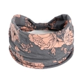 Makro-Detail eines elastischen breiten Stirnbands mit floralem Muster auf dunkelgrauem Stoff - Dunkelgrau Korallenrosa Blumenmuster(#2)