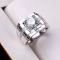 Anello da uomo in argento con moissanite, grande pietra rotonda e diamanti laterali incastonati - Anello da Uomo Nobile Elegante (Placcato Oro Bianco)