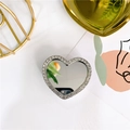 Dettaglio del supporto per telefono a cuore con strass scintillanti e specchio integrato - Cuore Piccolo / Argento