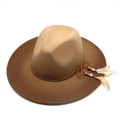 Zweifarbiger Fedora-Hut aus Wolle mit Farbverlauf und Federverzierung im Boho-Stil - M (56-58cm) / Braun Patchwork