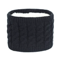 Nahaufnahme von schwarzem Strickschal mit weißem Fleecefutter - Halswärmer / Schwarz