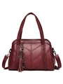 Bolso de mano granate en cuero sintético con asas trenzadas y colgante de gato - Rojo
