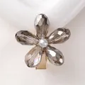 Pinza per capelli a fiore con cristalli grigi a goccia e perla bianca centrale - Cristallo Grigio