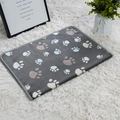 Détail d'une couverture en flanelle gris foncé pour animaux avec motifs pattes de chat - S (60*40CM) / 280g Gris Grande Empreinte de Patte
