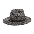Grijze wollen fedora met luipaardprint, bruine leren band en gouden studs details - M (56-58cm) / Grijs