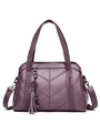 Bolso tote de cuero sintético morado con asas tejidas y colgante de gato con borla - Morado