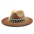 Klassischer Fedora-Hut aus kamelfarbener Wolle mit eleganter Perlenverzierung und breiter Krempe - M (56-58cm) / Braun