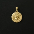 Macro detail of 18K gold-plated titanium steel coin pendant with Queen Elizabeth portrait - M01 Queen Shield