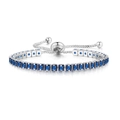 Detalle de pulsera tenis ajustable de plata con cristales azules cuadrados y cierre deslizante - Cuadrado de 3mm / Oro blanco con circonita azul