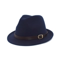 Dettaglio cappello in lana blu scuro con cinturino in pelle marrone e fibbia oro - M (56-58cm) / Blu navy