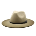 Klassieke camel vilten fedora hoed met brede rand, zwarte lederen band en metalen gesp - M / Legergroen
