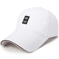 Gorra de béisbol de algodón blanco con parche negro y ribete marrón en la visera - Ajustable / Blanco con etiqueta negra