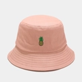 Chapeau bob en coton rose clair avec une petite broderie d'ananas sur le devant - M (56-58cm) / Ananas Rose