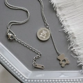 Detail der Bären-Herz-Halskette in Silber mit graviertem Anhänger und 18KGP-Prägung - 18KGP Versilbert / Silber