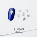 Gros plan de bijoux d'ongles étoile en alliage argenté 6x8mm avec perle et strass brillants - Style Éclat Radiant Argenté (6679)