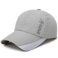 Cappellino sportivo grigio chiaro traspirante ad asciugatura rapida con visiera viola - Grigio chiaro