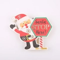 Hölzerner Weihnachtsmann LED-Anhänger mit Santa Stop Here Text für den Weihnachtsbaum - Weihnachtsmann mit Santa STOP Here Sechseckschild