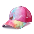 Cappellino da baseball tie-dye con rete fucsia traspirante e foro per coda di cavallo - Rosa Rossa