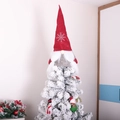 Copa de árbol de Navidad con gnomo rojo, patrones de copos de nieve y barba larga - Gnomo Mujer