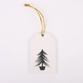 Etichetta regalo di Natale bianca con cordino dorato e sagoma nera dell'albero - Albero di Natale Nero