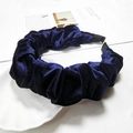 Detail of dark blue velvet pleated headband on a white decorative plate with paper - Navy Blue
