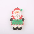 Handgefertigter Weihnachtsmann-Anhänger aus Holz mit Merry Christmas Schild und LED-Licht - Weihnachtsmann mit Merry Christmas Schild