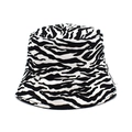 Dettaglio della trama del tessuto zebrato su un elegante cappello bucket da donna - M (56-58cm) / Bianco